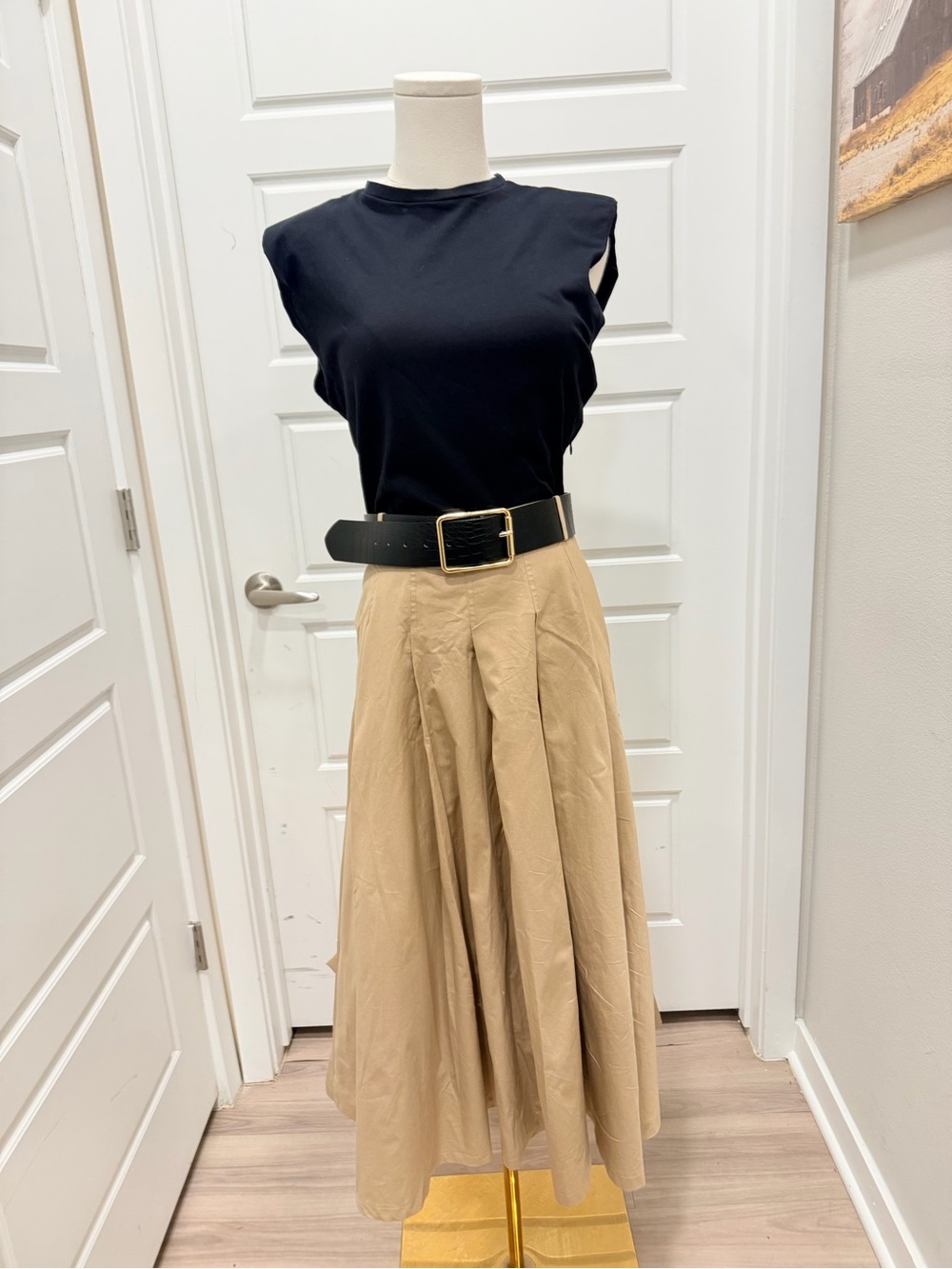 Zara Contrast Padded Shoulder Classic Pleated High-Waist Midi Dress - Picture 3 of 9